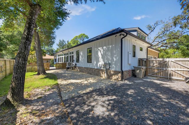 5701 Red Cedar Street, Pensacola, FL 32507