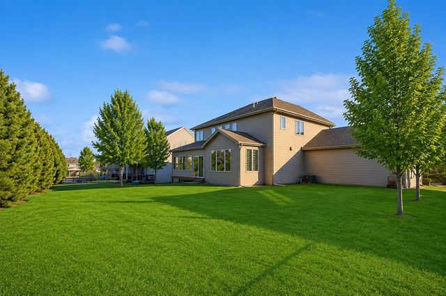 16103 Hickory Lane, Urbandale, IA 50323