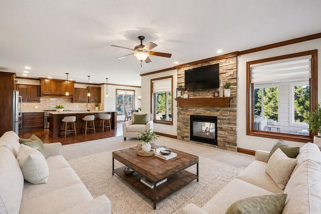 16103 Hickory Lane, Urbandale, IA 50323