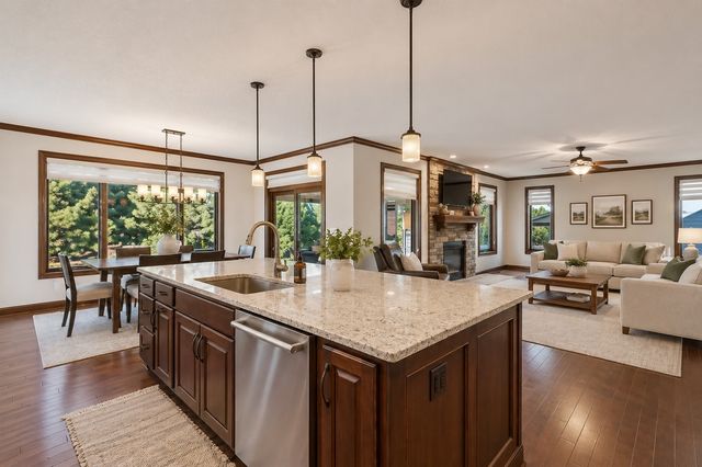 16103 Hickory Lane, Urbandale, IA 50323