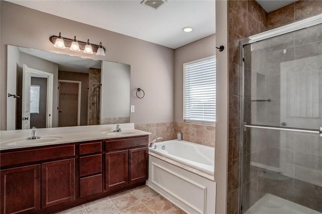 20204 E 23rd Terr Court S, Independence, MO 64057