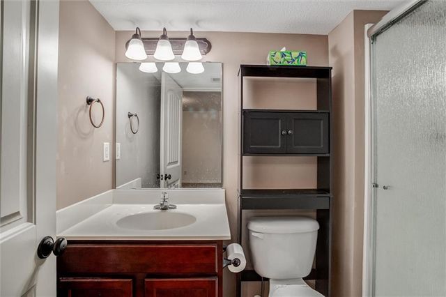 20204 E 23rd Terr Court S, Independence, MO 64057