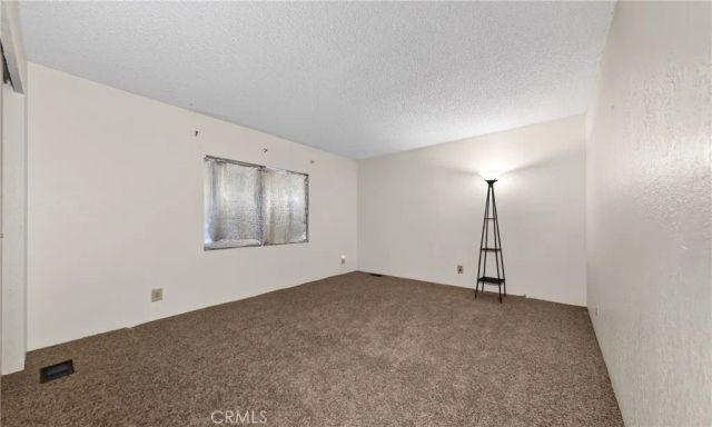 1300 W Menlo 138, Hemet, CA 92543