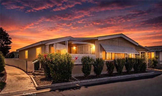 1300 W Menlo 138, Hemet, CA 92543