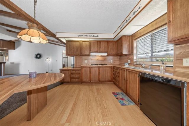 1300 W Menlo 138, Hemet, CA 92543