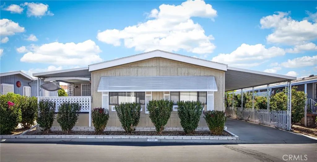 1300 W Menlo 138, Hemet, CA 92543