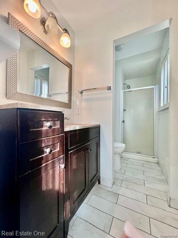 5647 Perrytown Drive, West Bloomfield, MI 48322