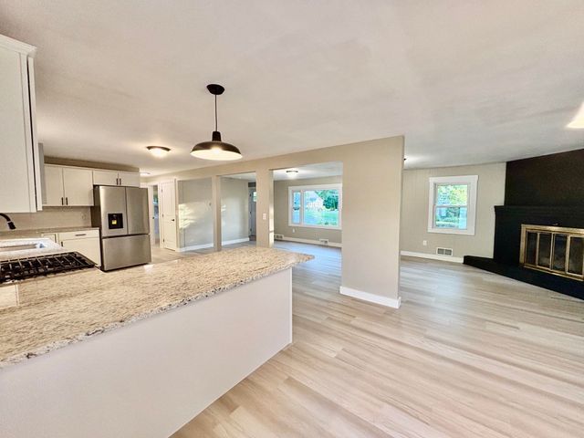 8 Cote Avenue, Nashua, NH 03060