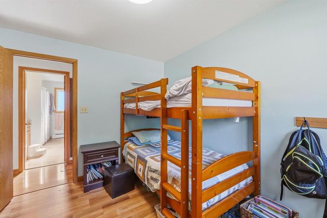 106 N MEADOW STREET, Oshkosh, WI 54902