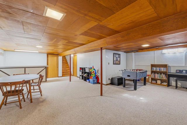 106 N MEADOW STREET, Oshkosh, WI 54902
