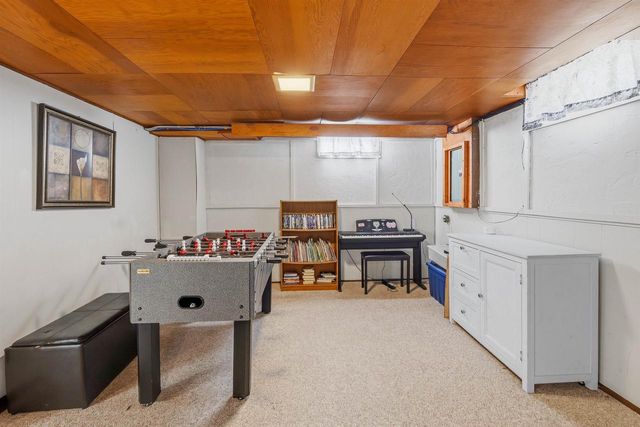 106 N MEADOW STREET, Oshkosh, WI 54902
