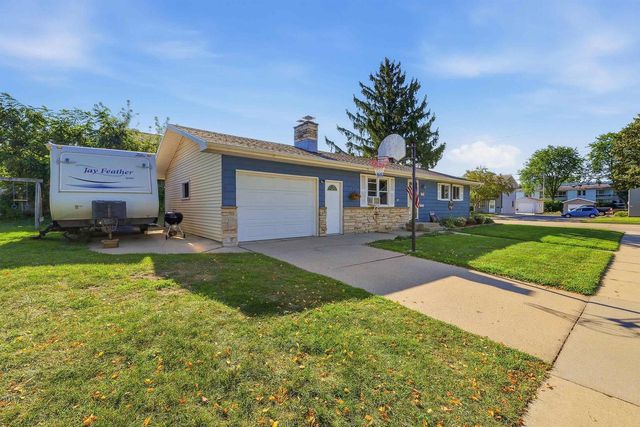 106 N MEADOW STREET, Oshkosh, WI 54902