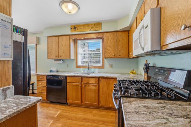 106 N MEADOW STREET, Oshkosh, WI 54902