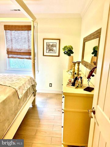 108 N SUFFOLK AVE, Ventnor City, NJ 08406