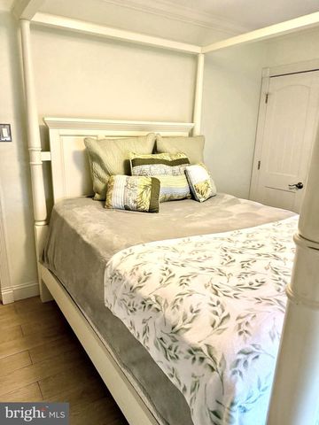 108 N SUFFOLK AVE, Ventnor City, NJ 08406