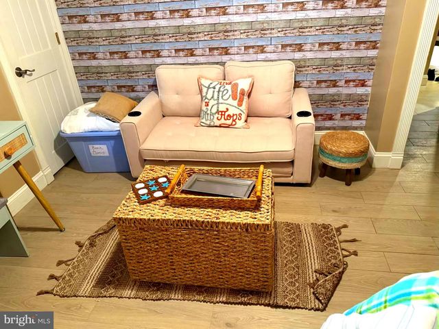 108 N SUFFOLK AVE, Ventnor City, NJ 08406