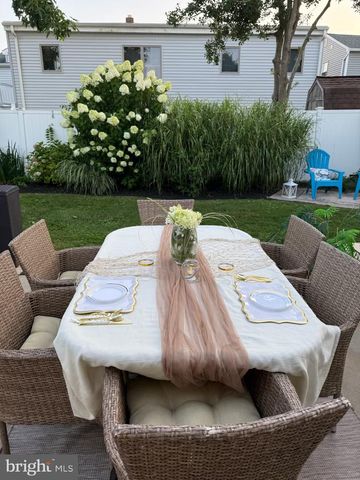 108 N SUFFOLK AVE, Ventnor City, NJ 08406