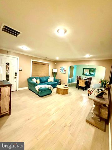 108 N SUFFOLK AVE, Ventnor City, NJ 08406