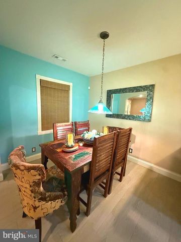 108 N SUFFOLK AVE, Ventnor City, NJ 08406