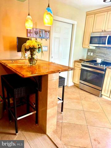 108 N SUFFOLK AVE, Ventnor City, NJ 08406