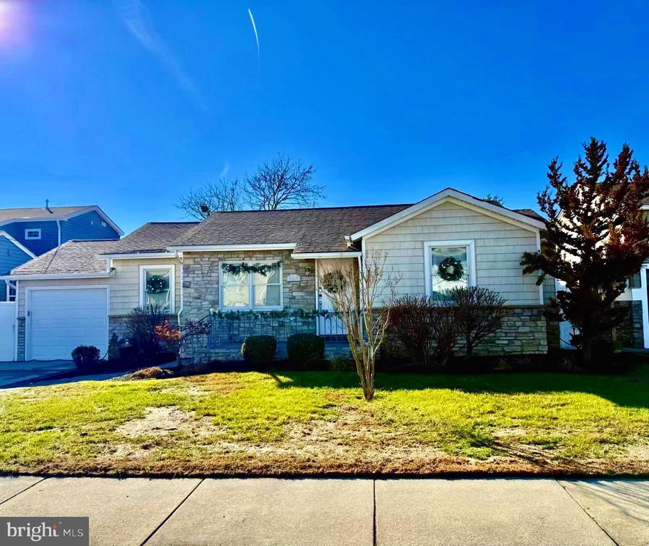 108 N SUFFOLK AVE, Ventnor City, NJ 08406