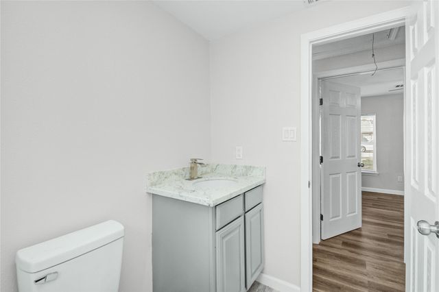 207 E Bernard Street, Clute, TX 77531