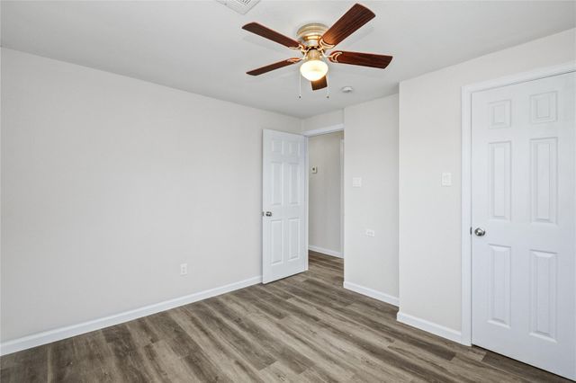 207 E Bernard Street, Clute, TX 77531