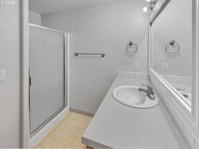 5209 Ne 25TH Pl, Vancouver, WA 98663