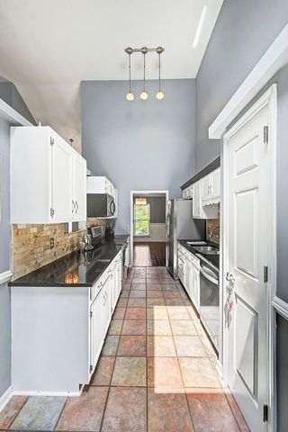 6113 Bradford Hills Dr, Nashville, TN 37211