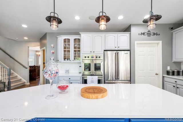 23498 Prescott Lane W, South Lyon, MI 48178