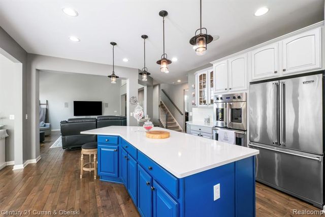 23498 Prescott Lane W, South Lyon, MI 48178