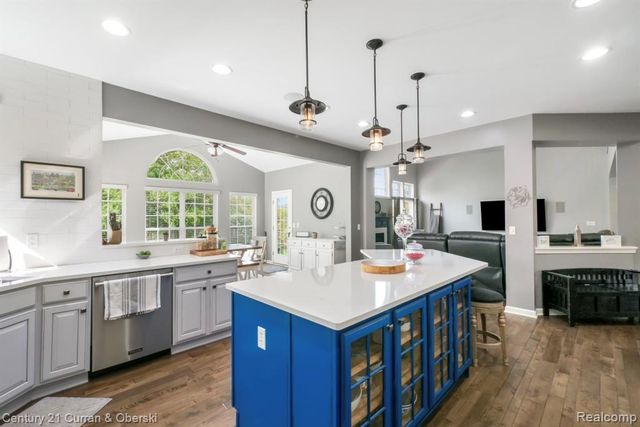 23498 Prescott Lane W, South Lyon, MI 48178
