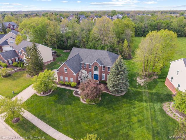 23498 Prescott Lane W, South Lyon, MI 48178