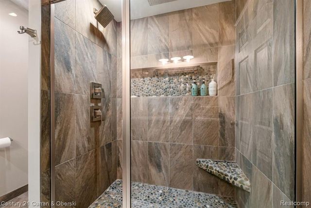 23498 Prescott Lane W, South Lyon, MI 48178