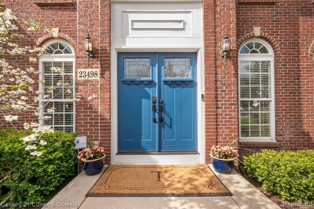 23498 Prescott Lane W, South Lyon, MI 48178