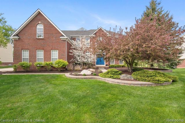 23498 Prescott Lane W, South Lyon, MI 48178