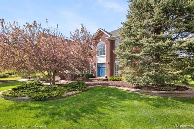 23498 Prescott Lane W, South Lyon, MI 48178