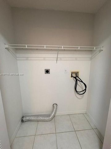 7664 NW 182nd Ter 105, Hialeah, FL 33015