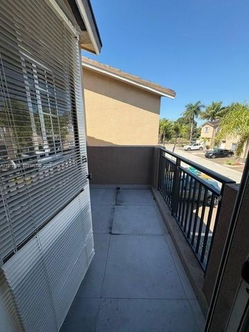 7664 NW 182nd Ter 105, Hialeah, FL 33015