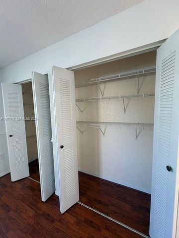 7664 NW 182nd Ter 105, Hialeah, FL 33015