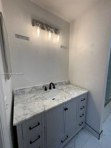 7664 NW 182nd Ter 105, Hialeah, FL 33015