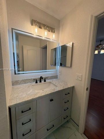 7664 NW 182nd Ter 105, Hialeah, FL 33015