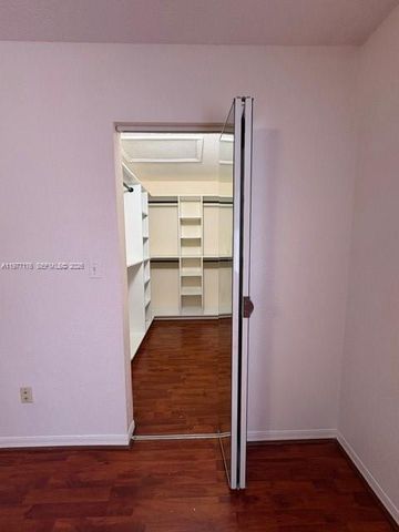 7664 NW 182nd Ter 105, Hialeah, FL 33015