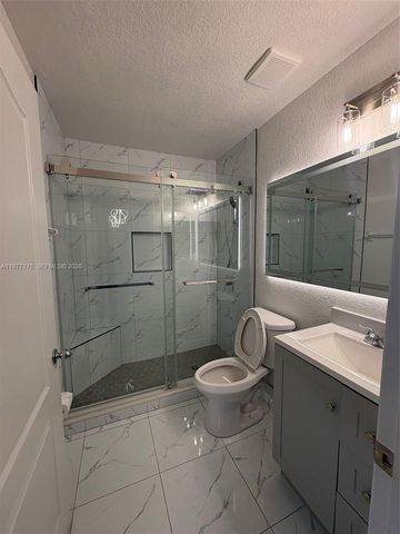 7664 NW 182nd Ter 105, Hialeah, FL 33015