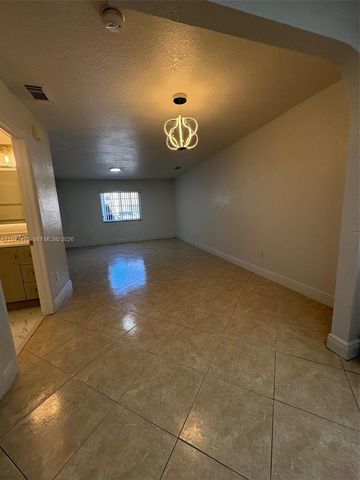 7664 NW 182nd Ter 105, Hialeah, FL 33015