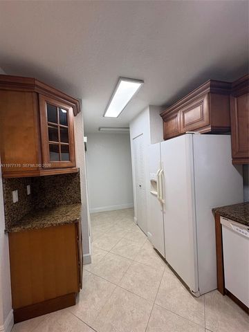 7664 NW 182nd Ter 105, Hialeah, FL 33015