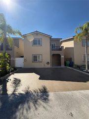 7664 NW 182nd Ter 105, Hialeah, FL 33015