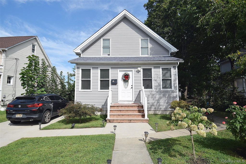 17 Maple Avenue, Port Jefferson Station, NY 11776 — exterior