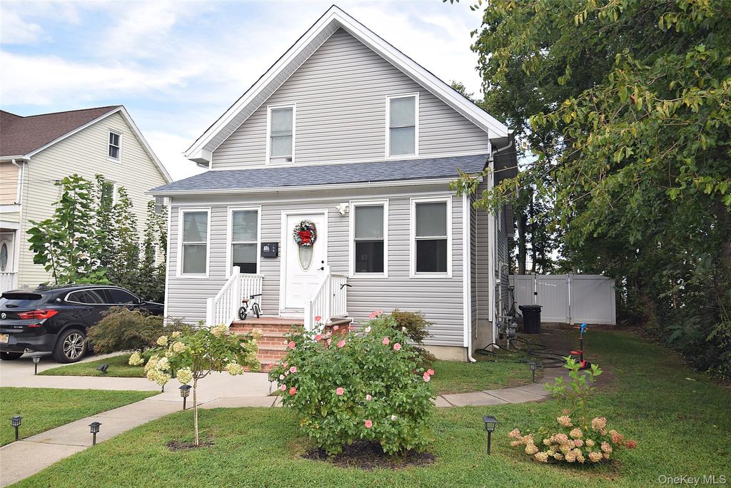 17 Maple Avenue, Port Jefferson Station, NY 11776 — photo 2