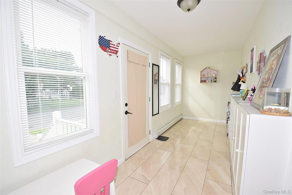 17 Maple Avenue, Port Jefferson Station, NY 11776 — photo 4